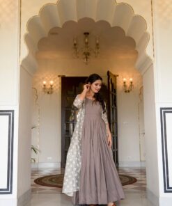 ADVIKA INNER WITH SHRUG SET